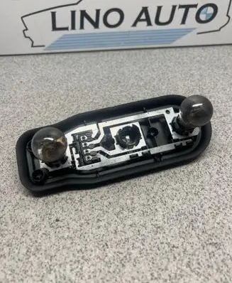 BMW 5 E39 Tail light bulb cover holder 8371324