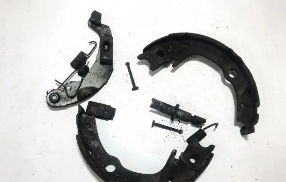 Toyota Avensis T250 Handbrake/parking brake pads 