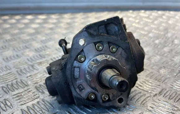 Toyota Avensis T250 Fuel injection high pressure pump 221000G010 HU2940000060