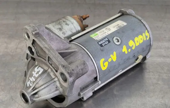 Suzuki Grand Vitara II Starter motor 8200628426B