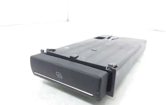 Audi A3 S3 A3 Sportback 8P Dashboard storage box/compartment 8P0941561E 8P0941561
