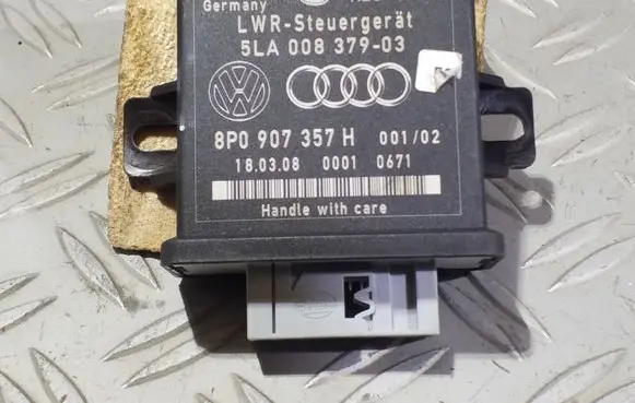 Audi A3 S3 8P Xenon control unit/module 5LA00837903 8P0907357H