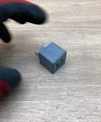 Volkswagen PASSAT B5 Other relay 141951253B V23134B52X227