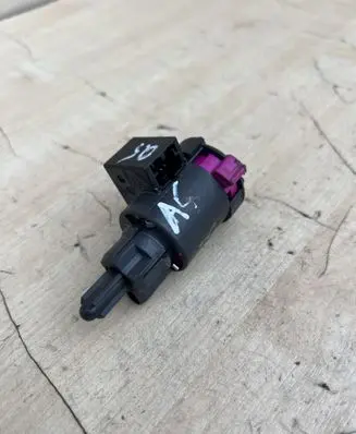 Audi Q5 SQ5 Brake pedal sensor switch 4F0945459B