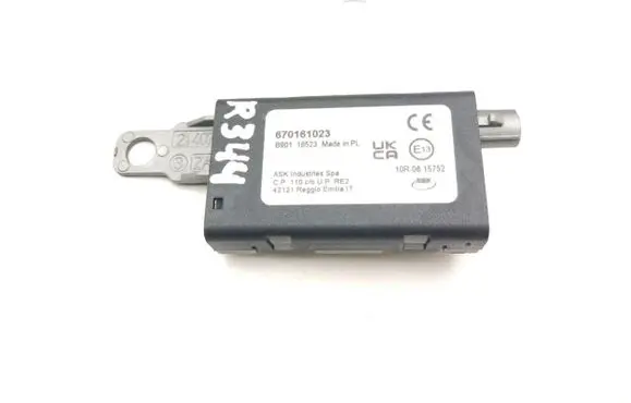 Maserati MC20 Aerial antenna amplifier 670161023