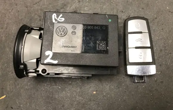 Volkswagen PASSAT B6 Ignition lock 3C0905843Q