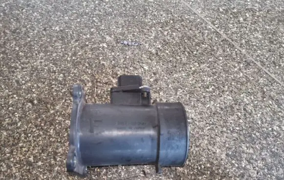 Nissan X-Trail T30 Mass air flow meter 22680AW400 226807S000