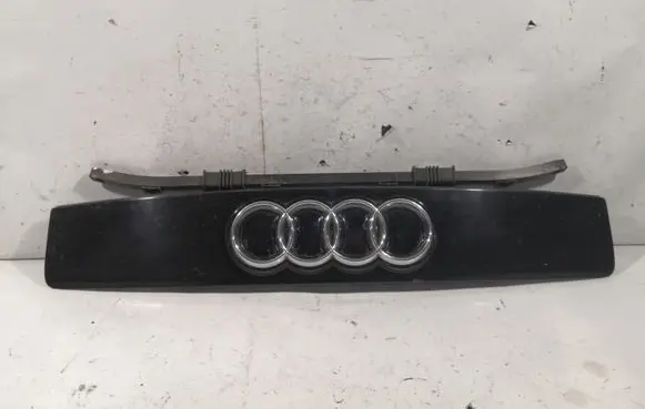 Audi A2 Front grill 8Z0010155E 8Z0853631