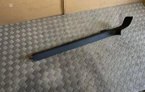 Front sill trim cover
