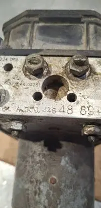 Mercedes-Benz Vito Viano W638 ABS Pump A0004464889