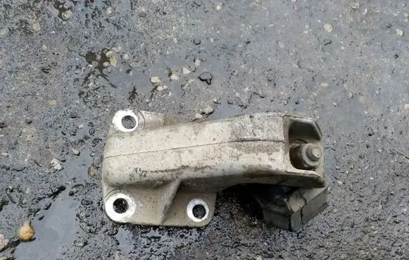 Fiat Ducato Engine mounting bracket