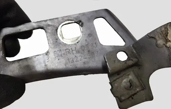 Opel Zafira B Engine bonnet/hood hinges 13224577 0581