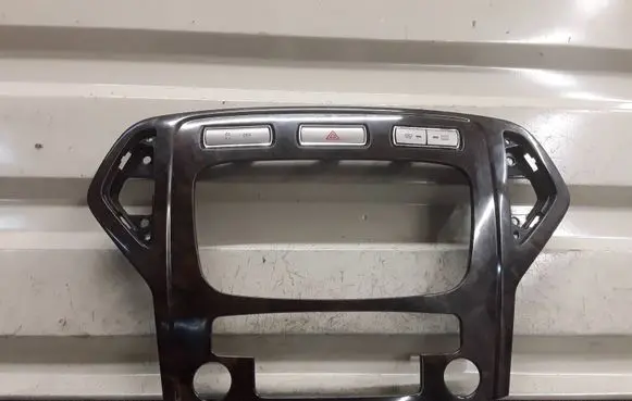 Ford Mondeo MK IV Radio/GPS head unit trim 7S7118522