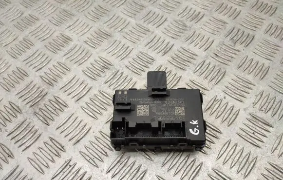 Skoda Octavia Mk4 Door control unit/module 5Q4959595L