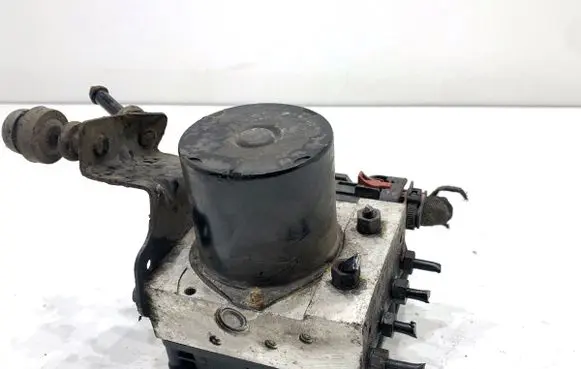 Skoda Fabia Mk2 (5J) ABS Pump 6R0907379E