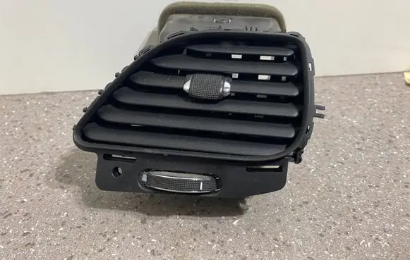 Fiat Freemont Dashboard side air vent grill/cover trim 1QC50DX9AB 5AEDMD025