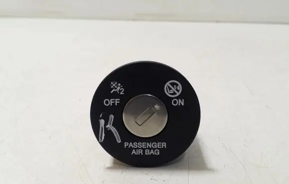 Passenger airbag on/off switch