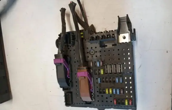 Volvo XC90 Fuse box set 28080156 07W084