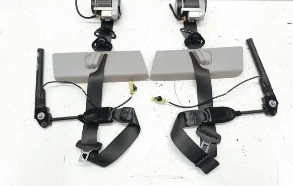 Opel Zafira C Front seatbelt 13394801 623097100 13394802
