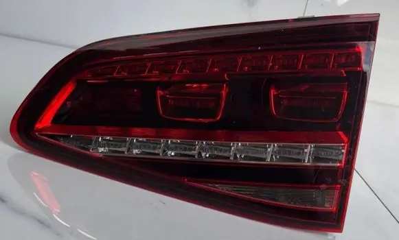 Volkswagen Golf VII Tailgate rear/tail lights 5G0945308G