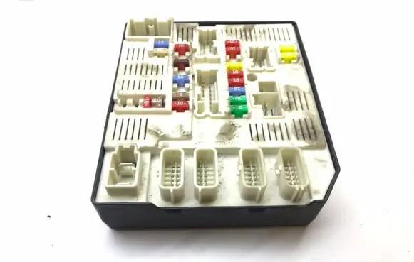 Renault Laguna III Fuse module 284b63984r K3623