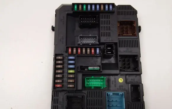 Peugeot 208 Fuse box set 9678355980