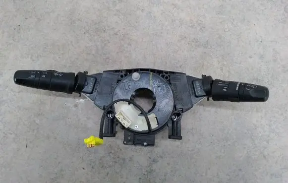 Nissan Tiida C11 Wiper turn signal indicator stalk/switch 