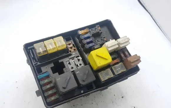 Ford Escort Fuse module 93BG14411AC