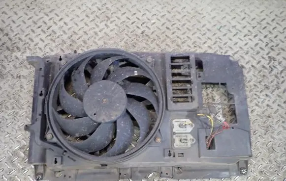 Citroen Xsara Picasso Fan set 963Z417080