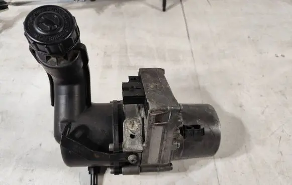 Peugeot 508 Power steering pump 116691E