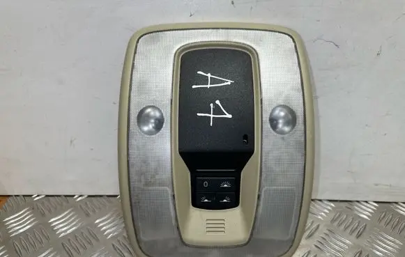 Volkswagen Tiguan Front seat light 39806307