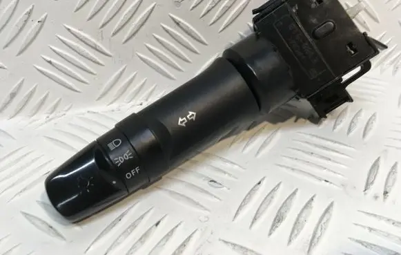 Mitsubishi Pajero Indicator stalk E380013