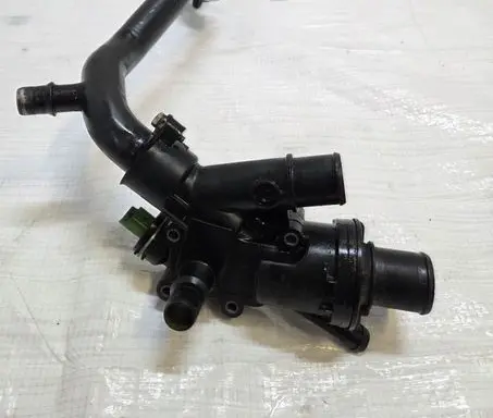 Ford Mondeo MK IV Thermostat housing 9803648780