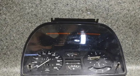 BMW 5 E28 Speedometer (instrument cluster) 1376506