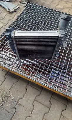 Audi Q7 4L Intercooler radiator 7L6145803C