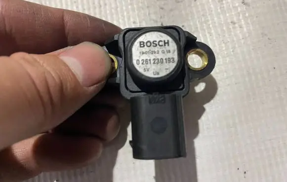 Mercedes-Benz Sprinter W906 Air pressure sensor 0261230193