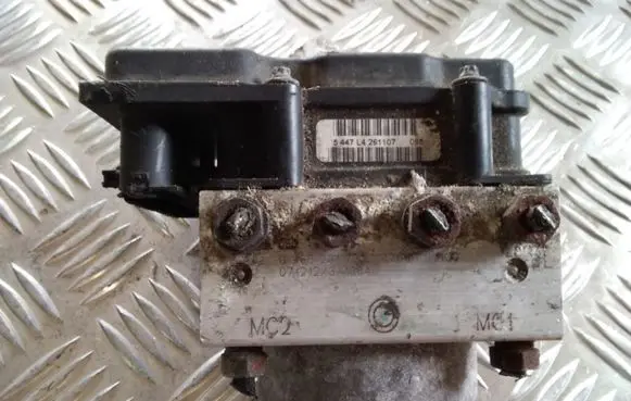 Nissan Note (E11) ABS Pump 0265231732 476609U100 0265800518