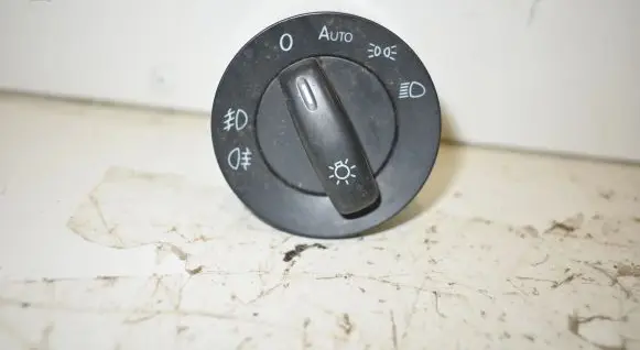 Volkswagen Tiguan Light switch 1K0941431BN