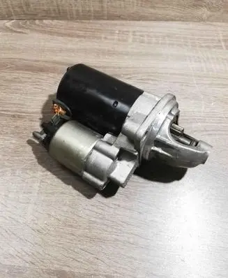 BMW 7 E65 E66 Starter motor 7521116 0001107424
