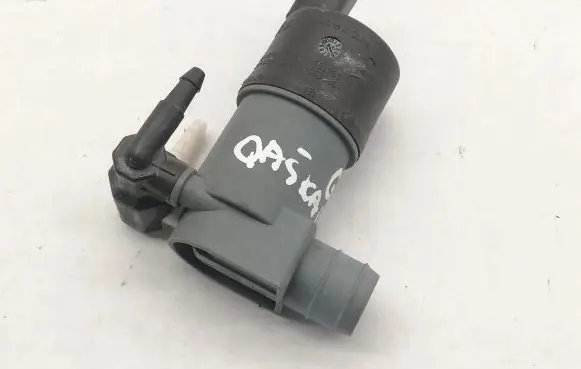 Nissan Qashqai Windscreen/windshield washer pump 9641553880
