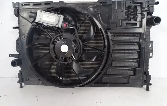 Ford Focus Radiator set cv618c342ub