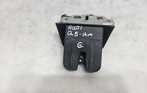 Loading door lock