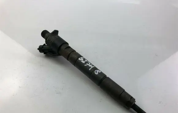 Volvo S80 Fuel injector 31272690 G2748