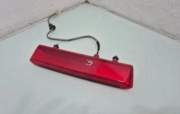Subaru Outback (BT) Third/center stoplight 