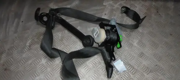 Hyundai Veloster Front seatbelt NH103