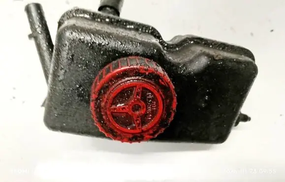Peugeot 407 Power steering fluid tank/reservoir 96242473