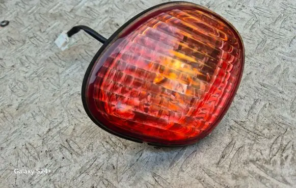 Tailgate rear/tail lights