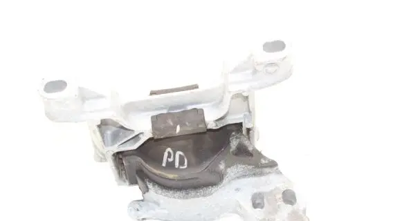 Mazda 3 II Engine mount bracket