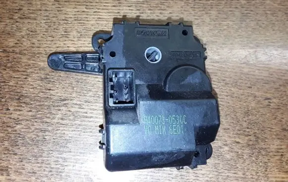 KIA Carens II Air flap motor/actuator H400730530C