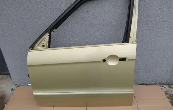 Ford S-MAX Front door